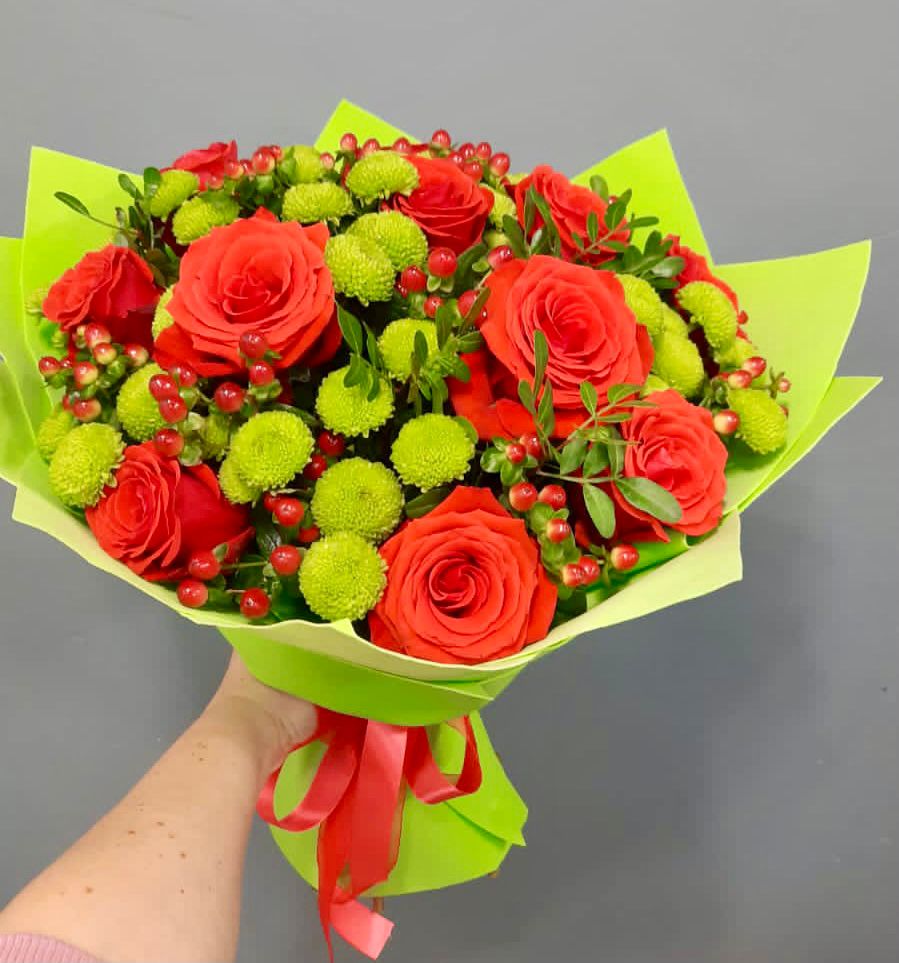 Букет цветов из: Хризантемы и Розы в Орловском Ростовской области