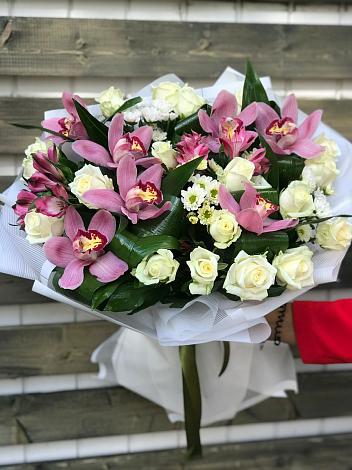 Букет цветов из: Розы и Хризантемы в Орловском Ростовской области