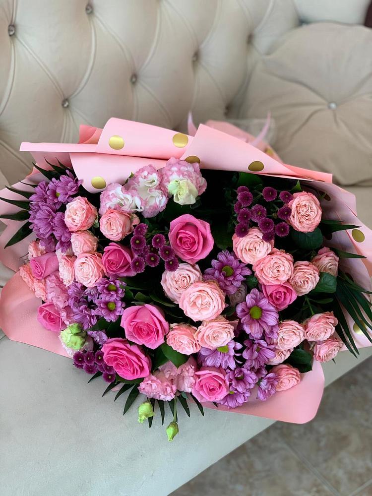 Букет цветов из: Хризантемы, Розы и Лизиантусы в Орловском Ростовской области