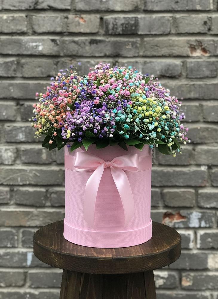 Цветочная композиция из Гипсофила и Розы в шляпной коробке в Орловском Ростовской области