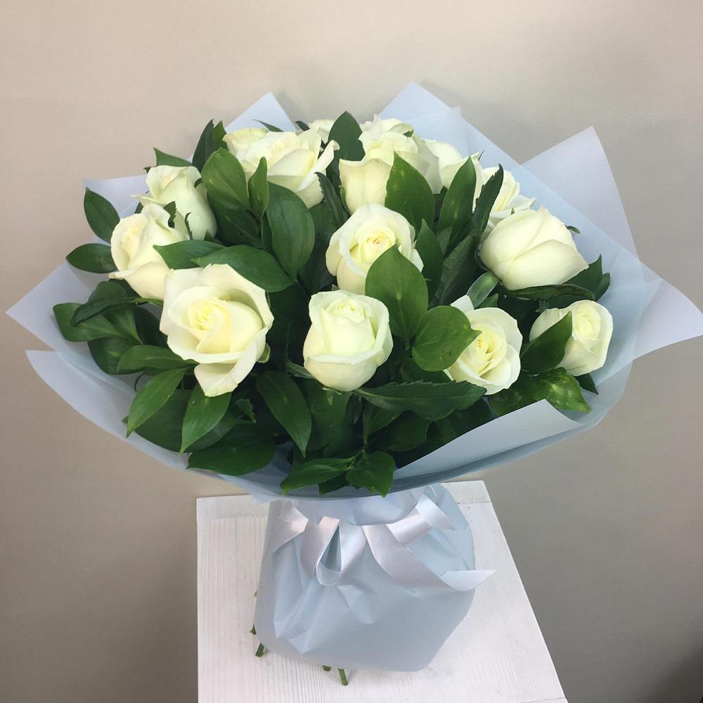 Букет 15 Белых роз Проуд в Орловском Ростовской области