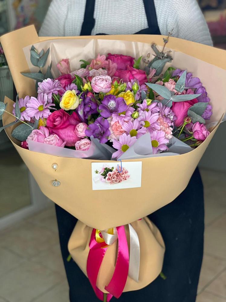 Букет цветов из: Хризантемы, Гвоздики и Альстромерии в Орловском Ростовской области