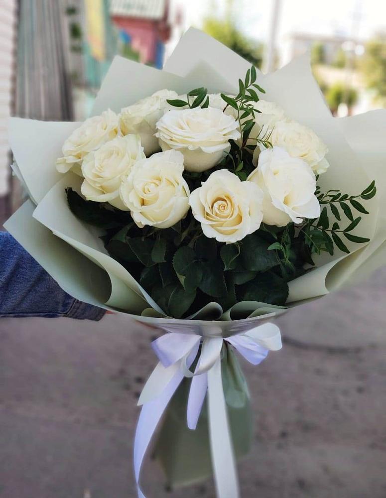 Букет Белые розы Проуд в Орловском Ростовской области
