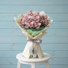 Букет цветов из:  Орхидеи и Розы в Орловском Ростовской области