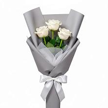 Букет 3 белые розы в Орловском Ростовской области
