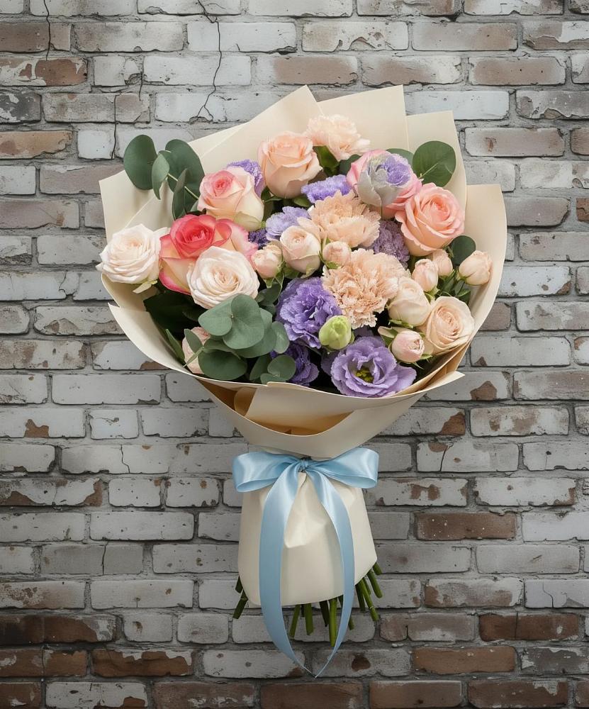 Букет цветов из: Розы, Лизиантусы и Гвоздики в Орловском Ростовской области