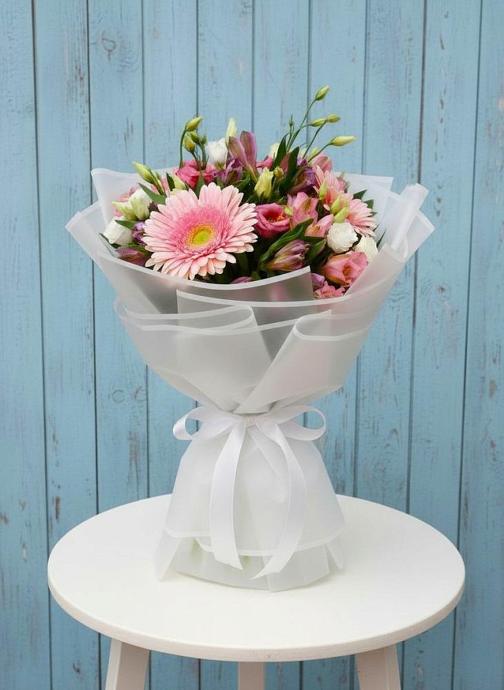 Букет цветов из: Герберы, Альстромерии и Лизиантусы в Орловском Ростовской области