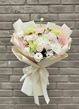 Букет цветов из:  Гвоздики, Розы, Лизиантусы и Хризантемы в Орловском Ростовской области