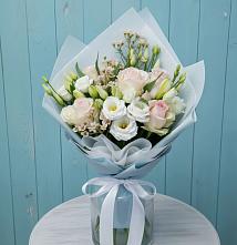 Букет цветов из:  Розы и Лизиантусы в Орловском Ростовской области