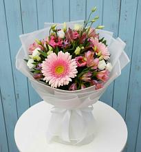 Букет цветов из:  Герберы, Альстромерии и Лизиантусы в Орловском Ростовской области