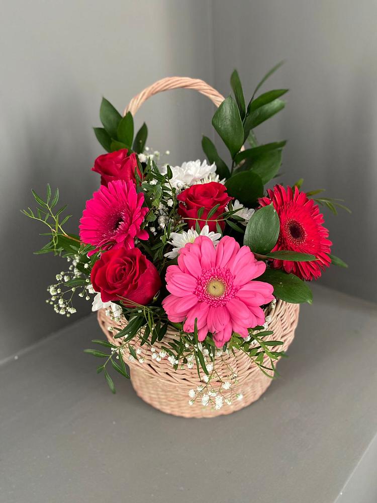 Цветочная композиция из Розы, Хризантемы и Герберы в корзине в Орловском Ростовской области
