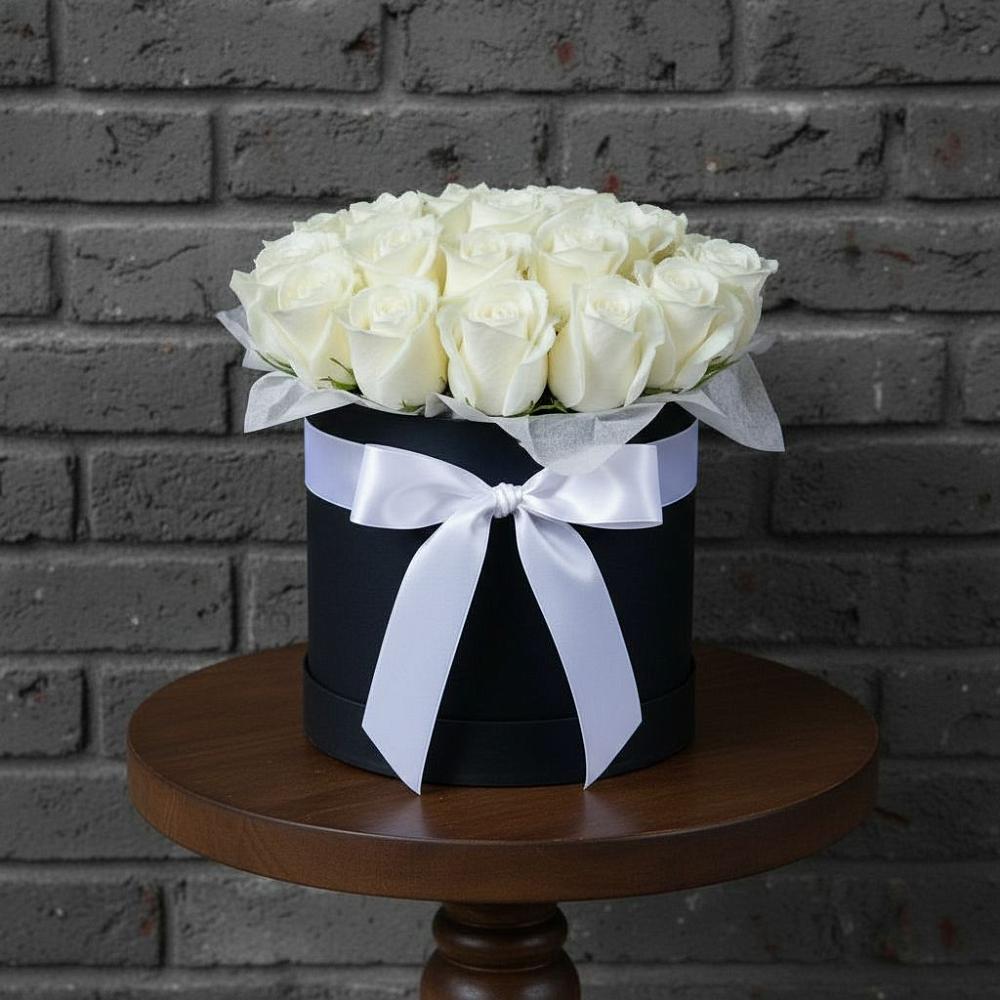 Цветочная композиция из Розы в шляпной коробке в Орловском Ростовской области