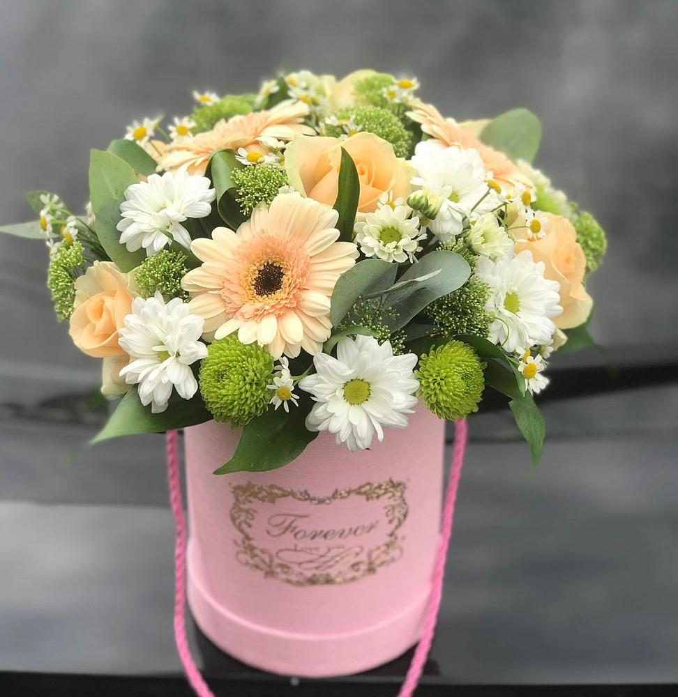 Цветочная композиция из Розы, Герберы и Хризантемы в шляпной коробке в Орловском Ростовской области